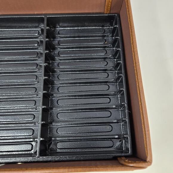 Cassette Tape Storage Carrying Case Brown Vinyl Holds 30 Handle 14.5" x 9" - Picture 4 of 15